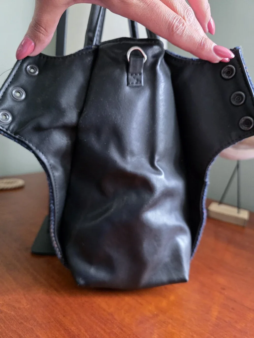 Mucros Weavers exterior bag